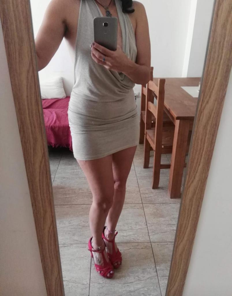 743089288: Chica busca chico en Navarra