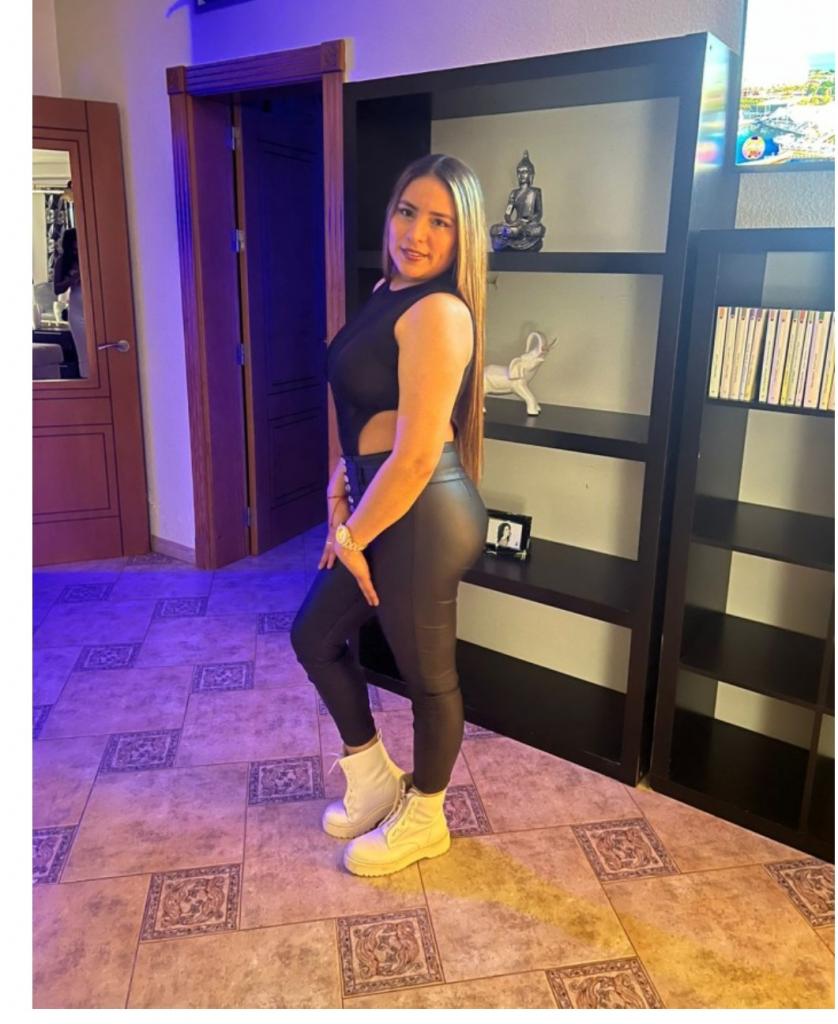 613582419: Chica busca chico en Cádiz