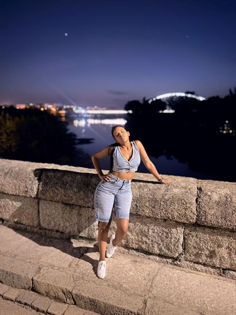 Chica busca chico en Sevilla: 