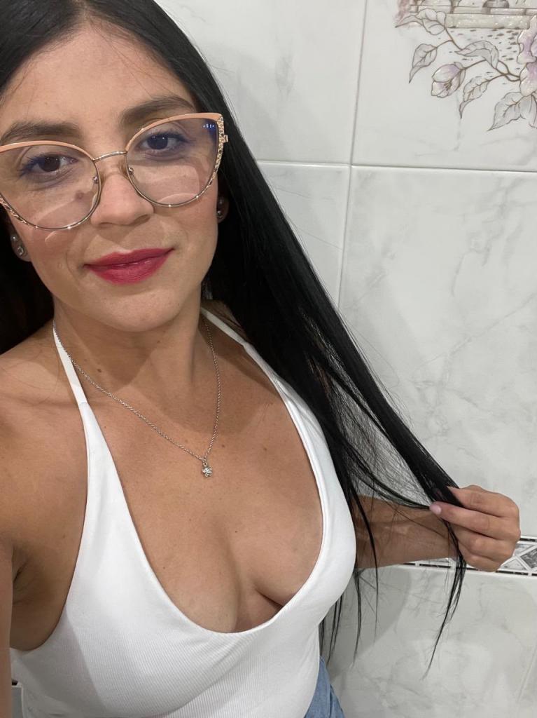 632841132: Chica busca chico en Barcelona