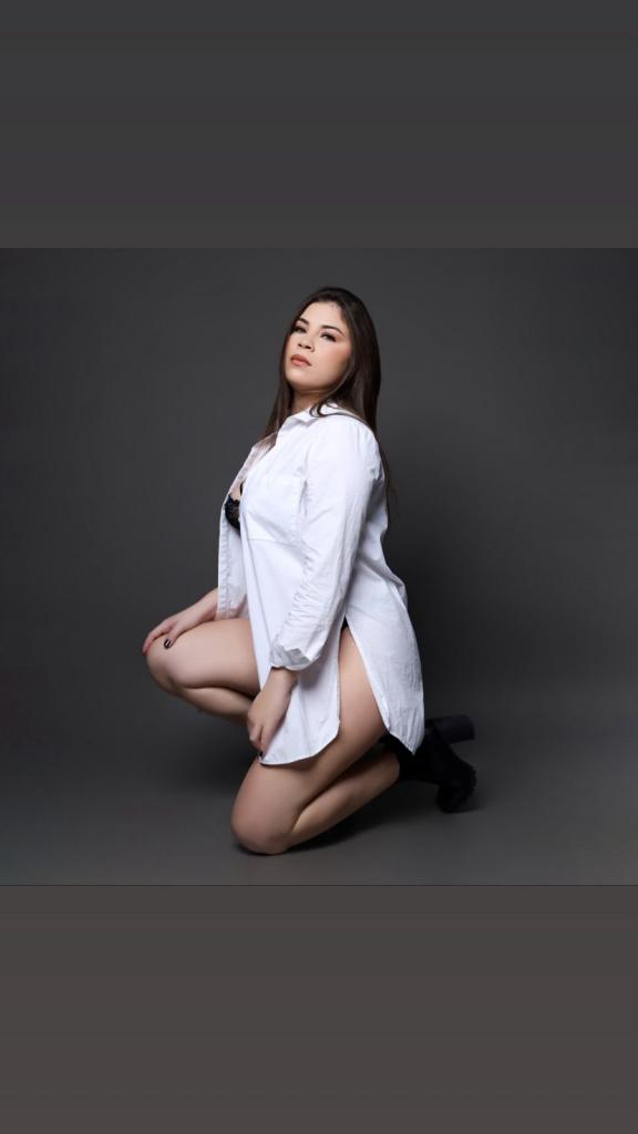 667651641: Chica busca chico en Barcelona