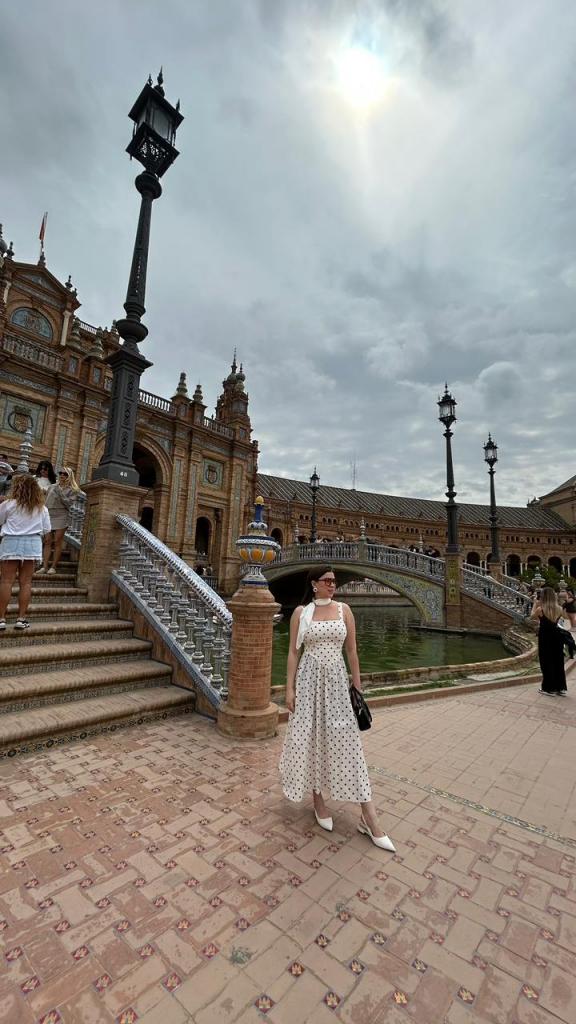 667651641: Chica busca chico en Barcelona
