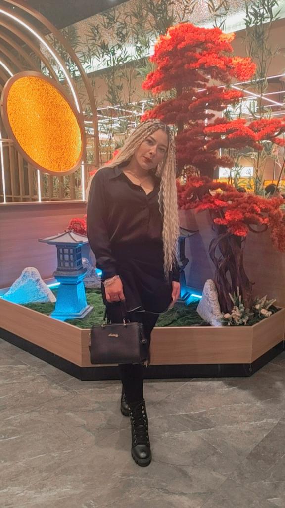 Chica busca chico en Cádiz: 