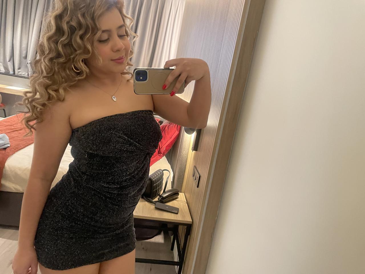 697324668: Chica busca chico en Barcelona