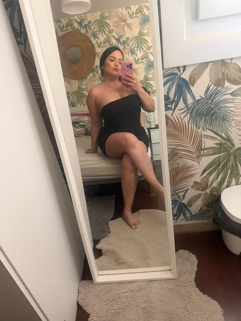 643890957: Chica busca chico en Pontevedra
