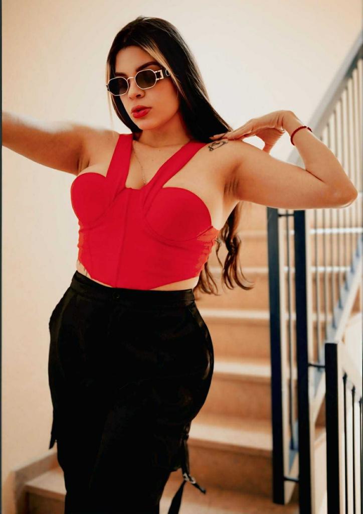 607436913: Chica busca chico en Mallorca