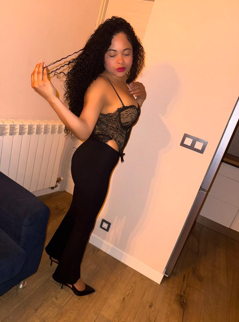 643351063: Chica busca chico en León