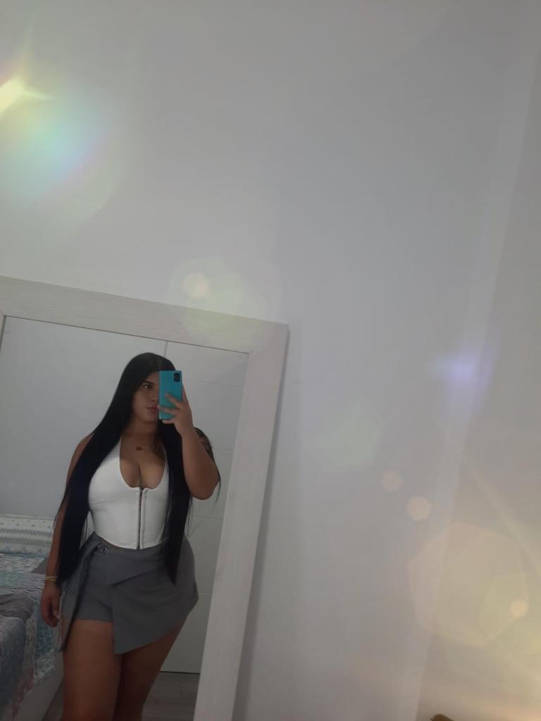 Chica busca chico en Alicante: Chica busca chico