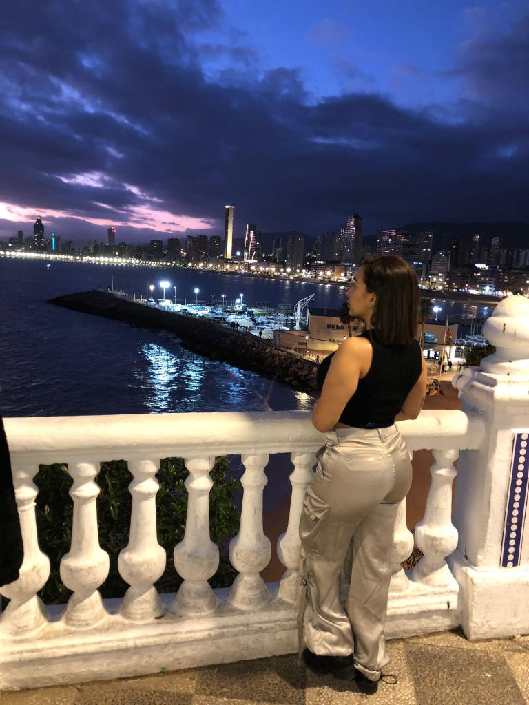 Chica busca chico en Alicante: 