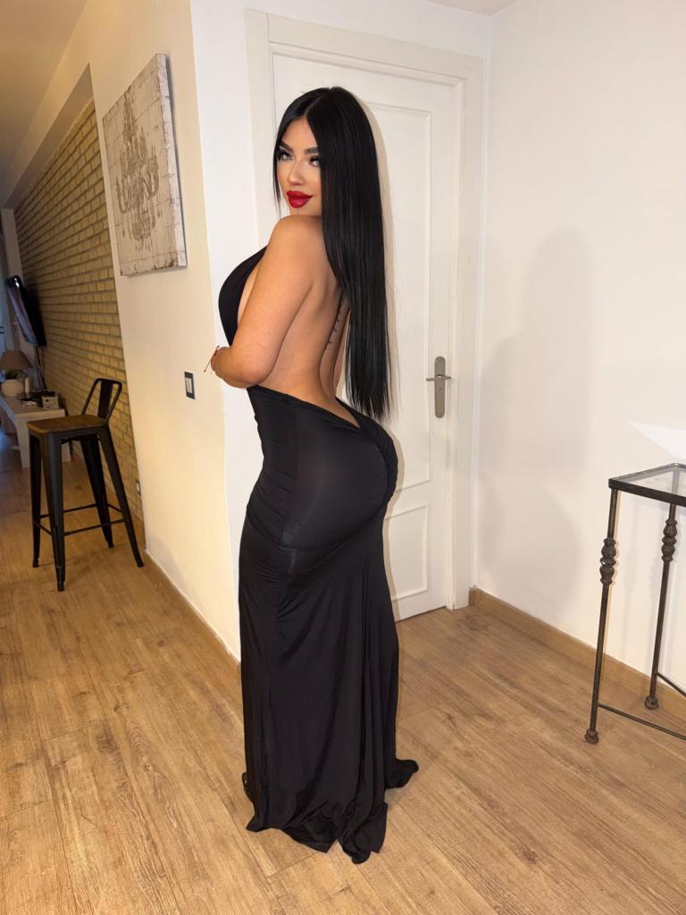 631427878: Chica busca chico en Málaga
