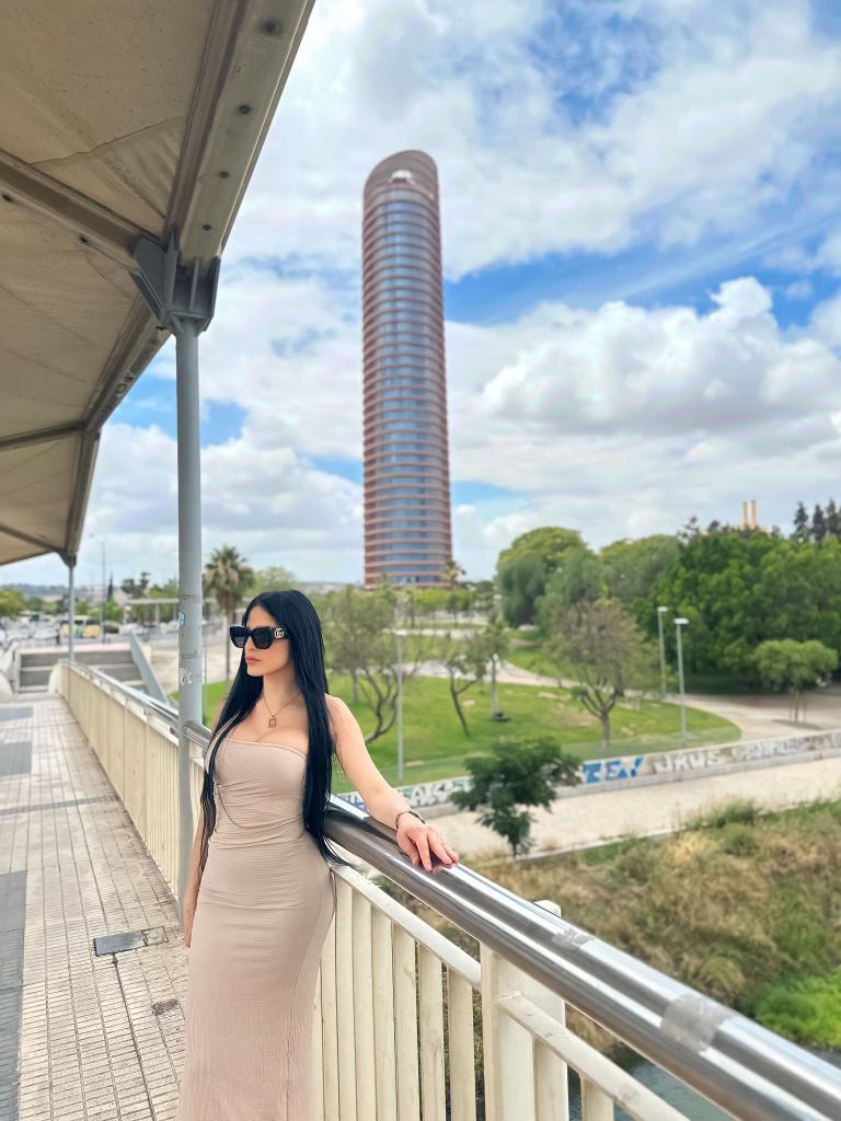 610477739: Transexual en Cádiz