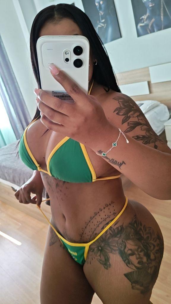 Chica busca chico en Alicante: Chica busca chico