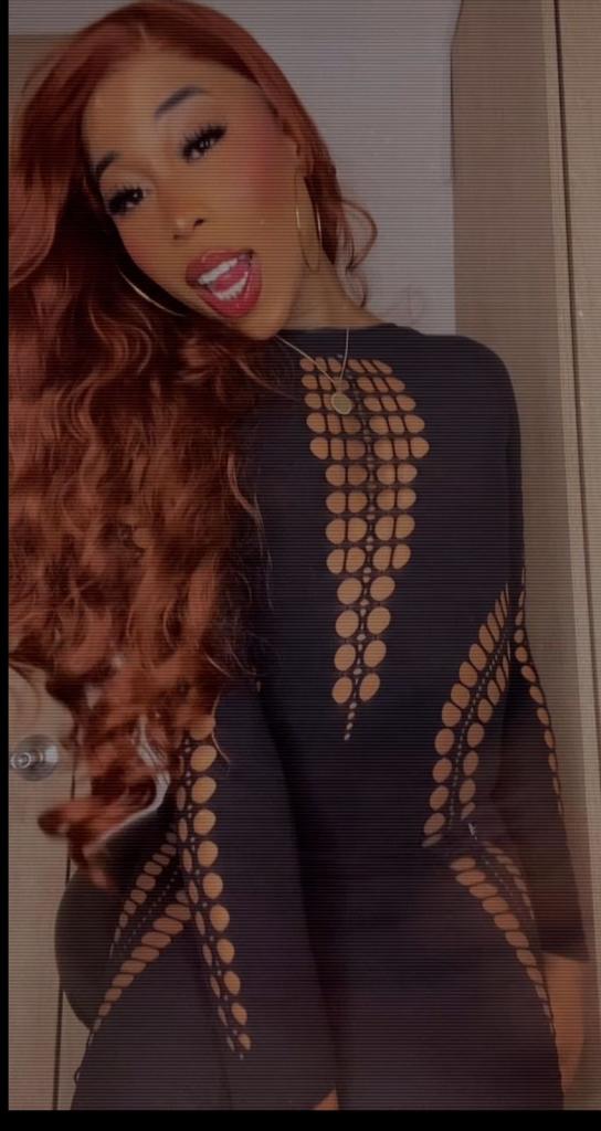 672584963: Travesti en Barcelona