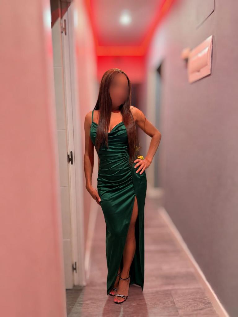 635367441: Chica busca chico en Madrid