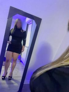 742056587: Chica busca chico en Navarra