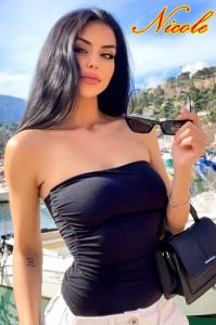 637877815: Chica busca chico en Madrid