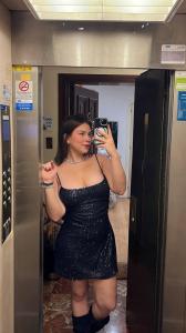 667651641: Chica busca chico en Barcelona