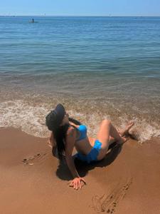 632160360: Chica busca chico en Barcelona
