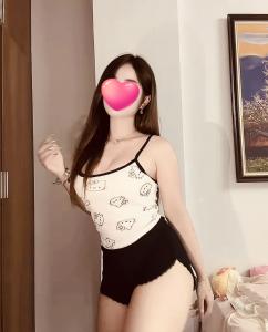 614776939: Chica busca chico en Barcelona