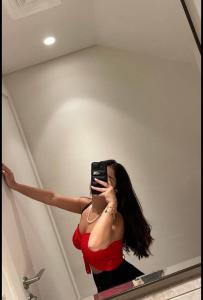 680442355: Chica busca chico en Madrid