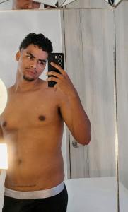 745039589: Chico busca chica en Alicante