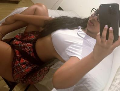 640195658: Chica busca chico en Sevilla