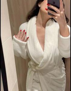 680442355: Chica busca chico en Madrid