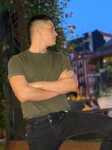 607384433: Chico busca chica en Alicante