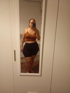 604886106: Chica busca chico en Almería
