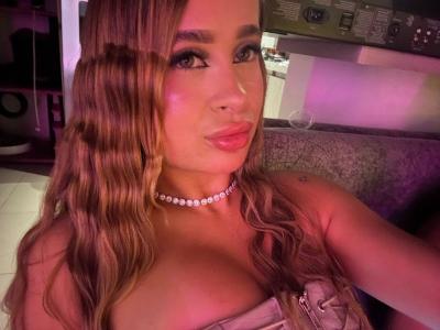 645731809: Chica busca chico en Ibiza