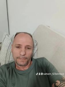 684035666: Chico busca chica en Sevilla