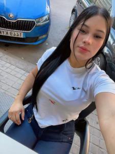 697624169: Chica busca chico en Málaga