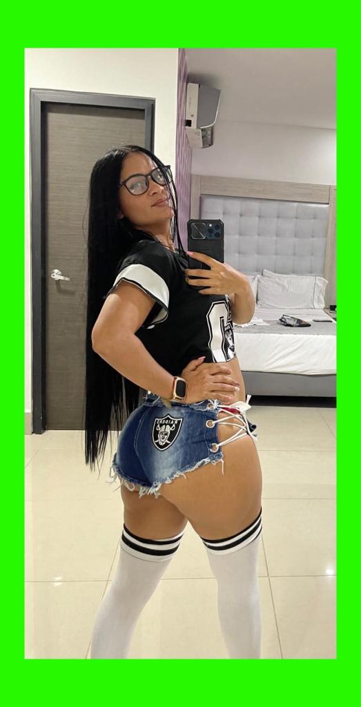 Chica busca chico en Almería: Chica busca chico