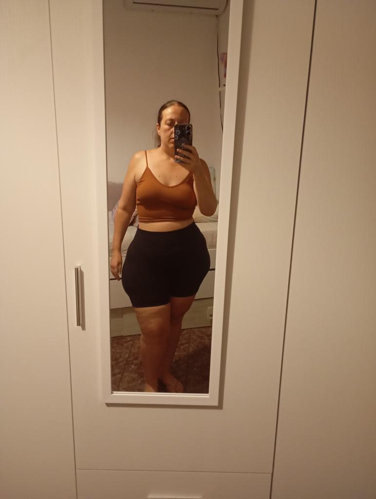 604886106: Chica busca chico en Almería
