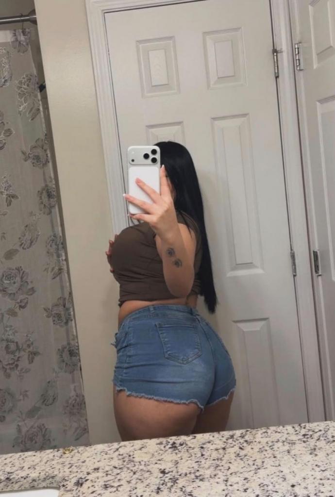 631667362: Chica busca chico en Tarragona