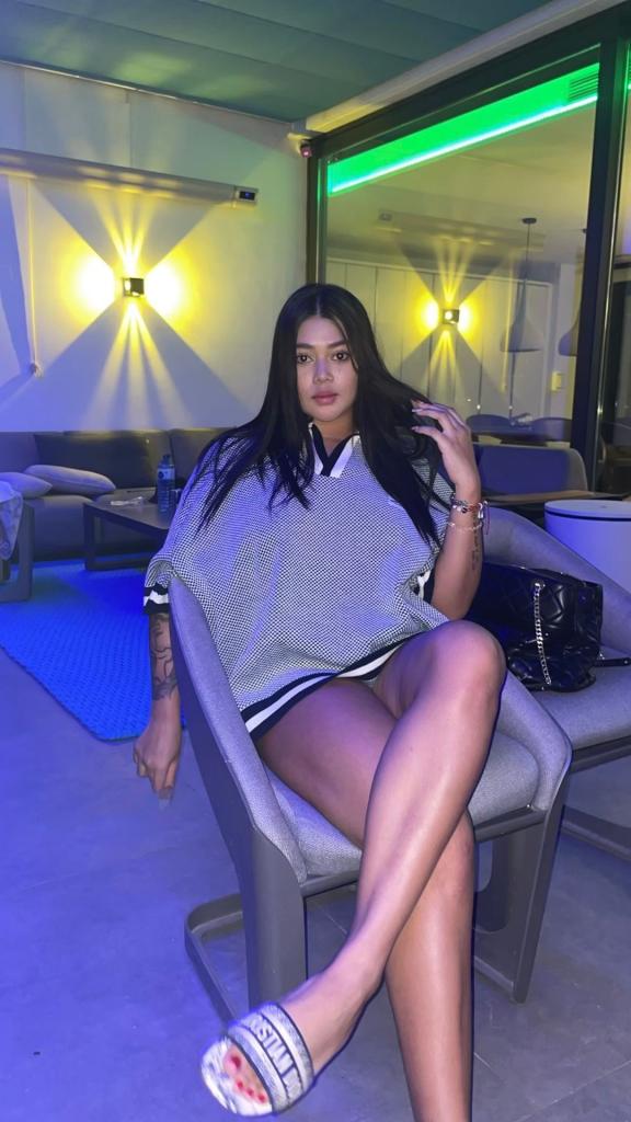 661404492: Chica busca chico en Málaga
