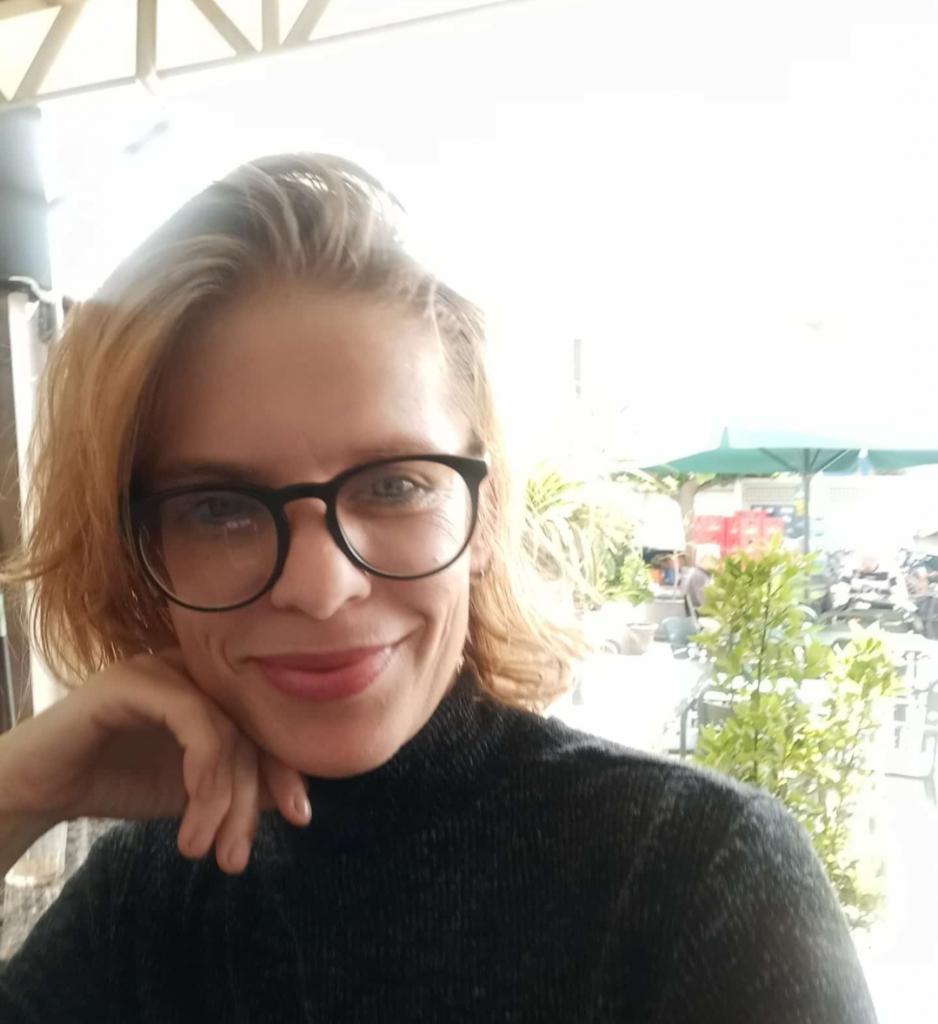 677384025: Chica busca chico en Tarragona