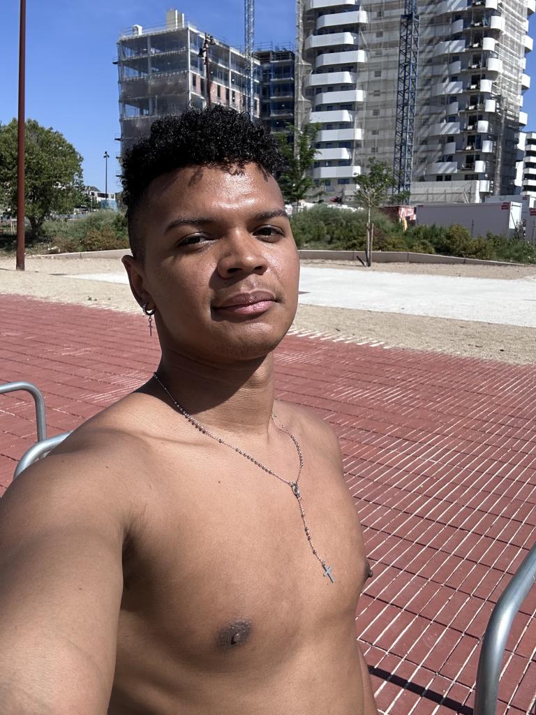 Chico busca chica en Barcelona: 