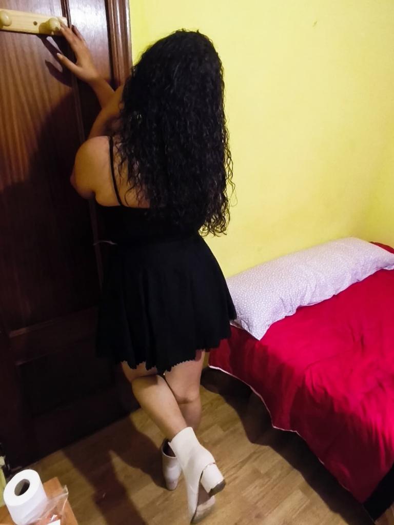611395198: Chica busca chico en Cantabria