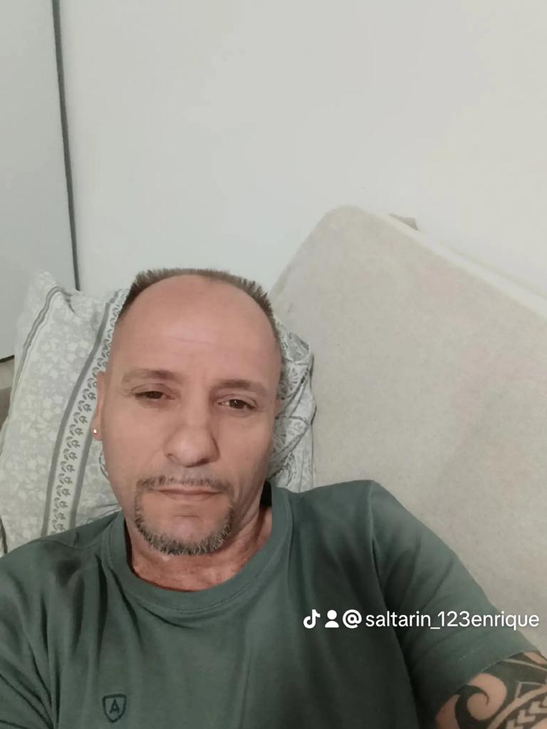 684035666: Chico busca chica en Sevilla