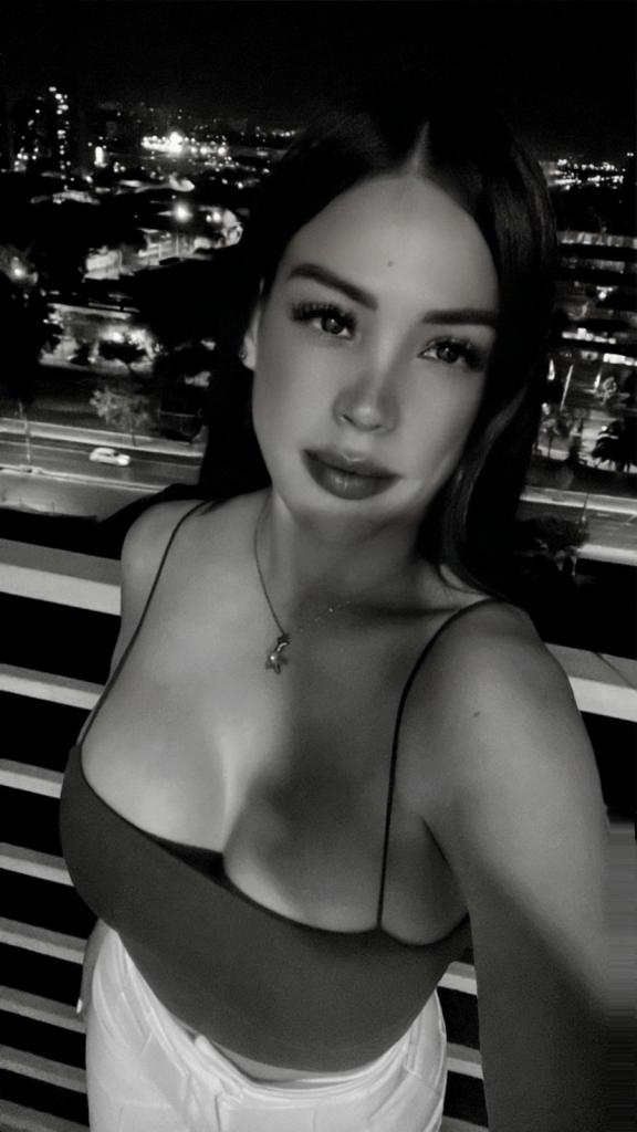 Chica busca chico en Ibiza: 