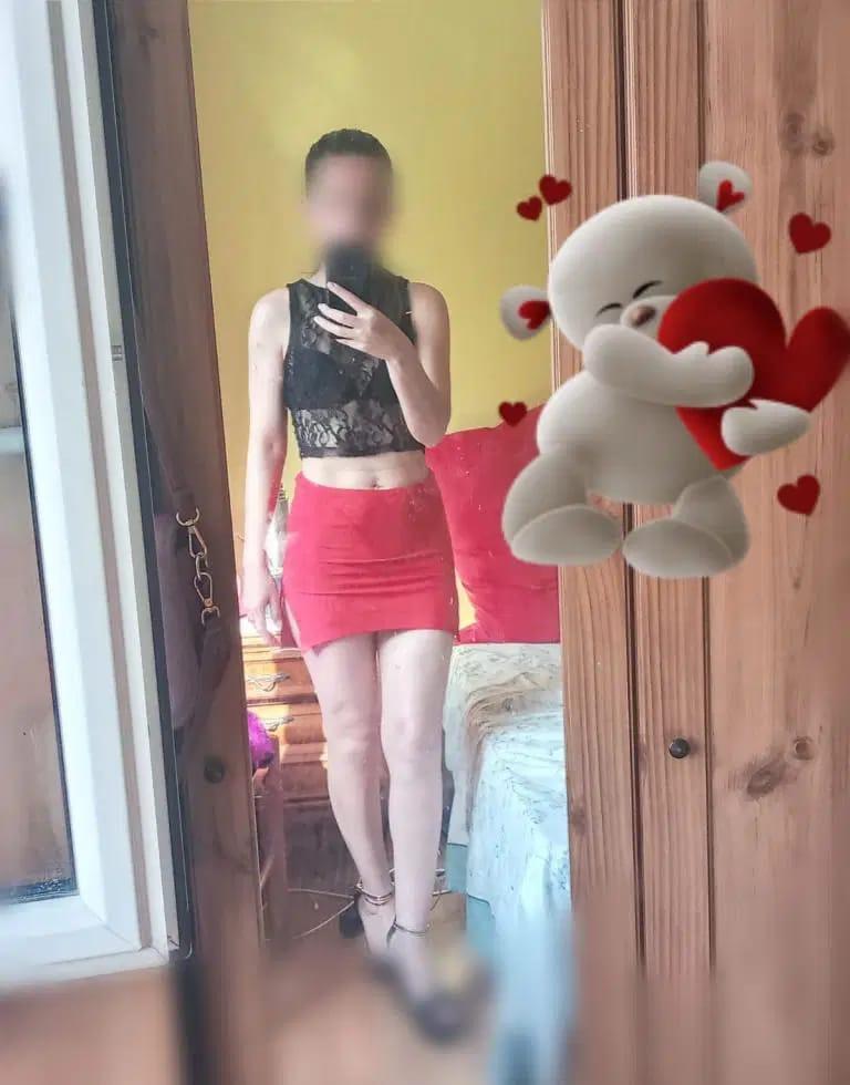656560257: Chica busca chico en Cantabria
