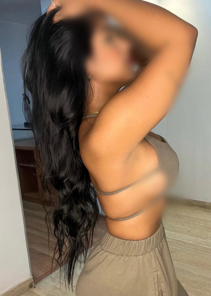 631067805: Chica busca chico en Murcia