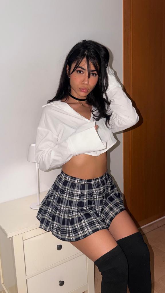 Chica busca chico en Ibiza: Chica busca chico