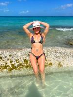 672564047: Chica busca chico en Barcelona