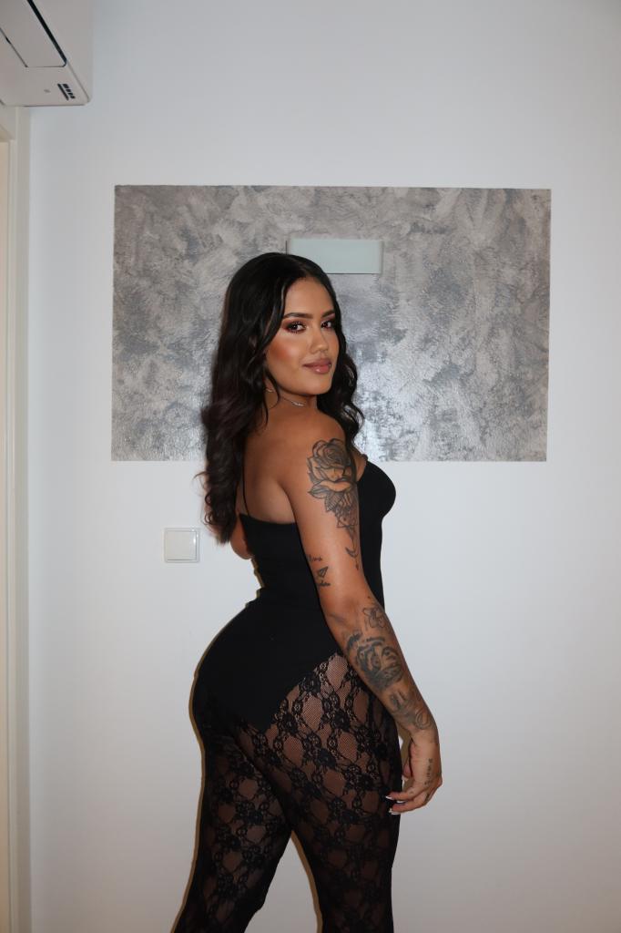 671073899: Chica busca chico en Zaragoza