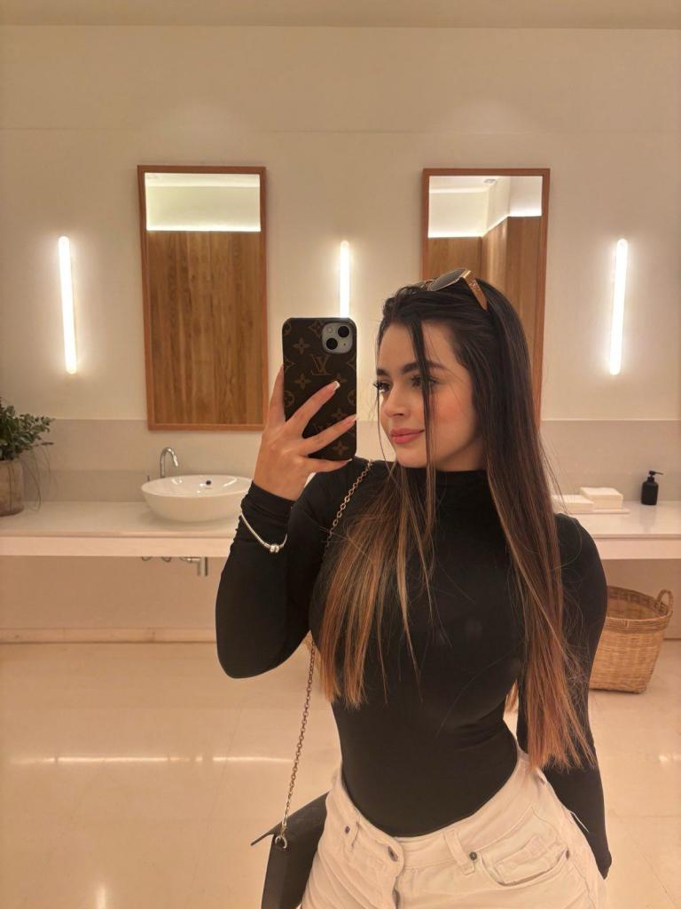 Chica busca chico en La Coruña: Chica busca chico