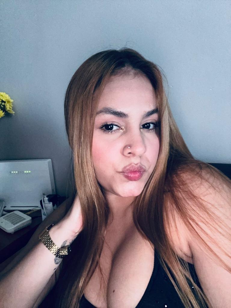 614810294: Chica busca chico en Sevilla