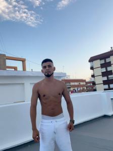 641054196: Chico busca chica en Valencia