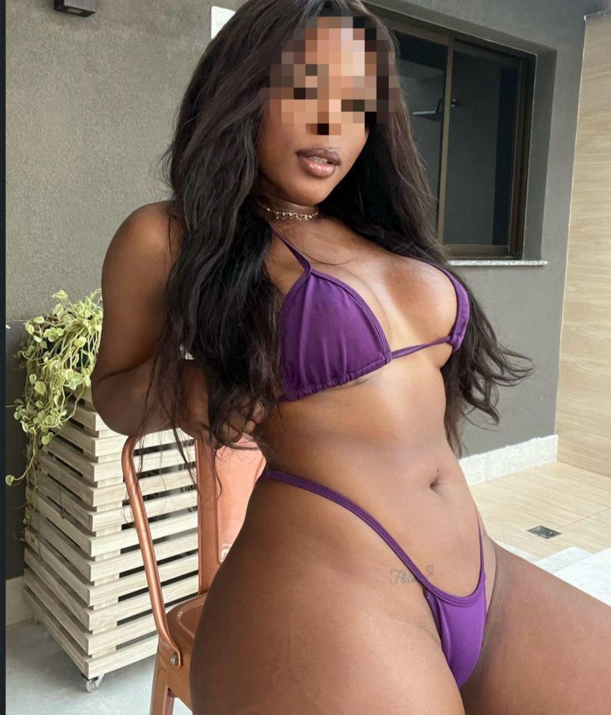 613953123: Chica busca chico en Cádiz